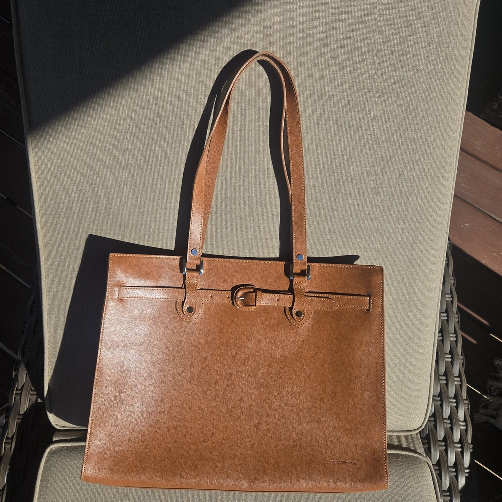 Elegant Tan Leather Tote Bag